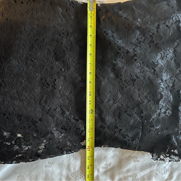 Black lace dress - Picture 6 of 8